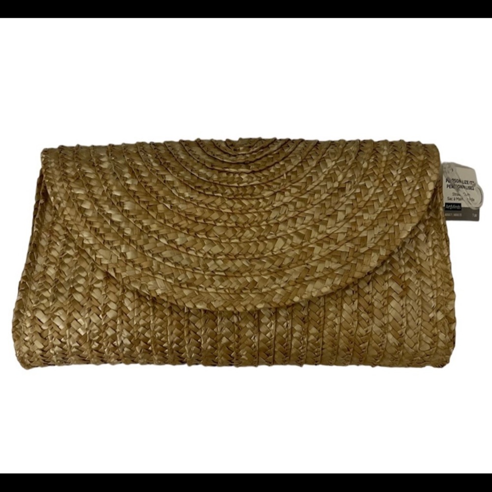 Straw Clutch NWT